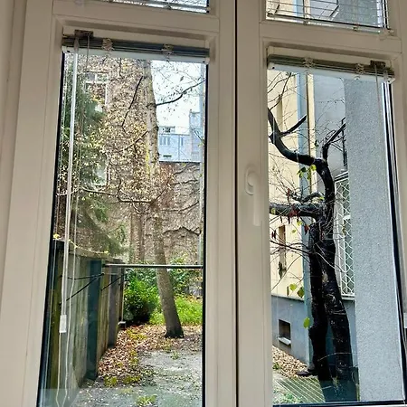 Almond Apartment Pressburg